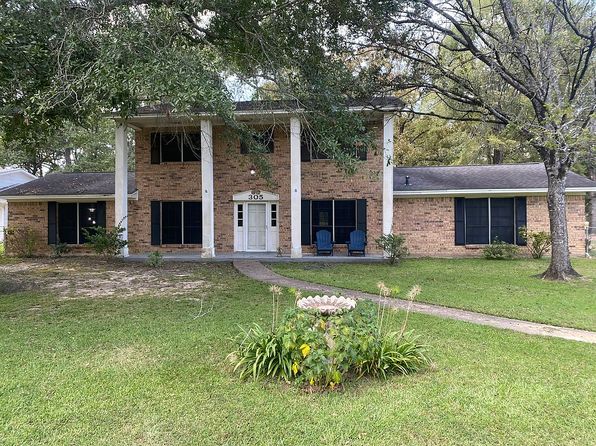 305 Chimney Rock St