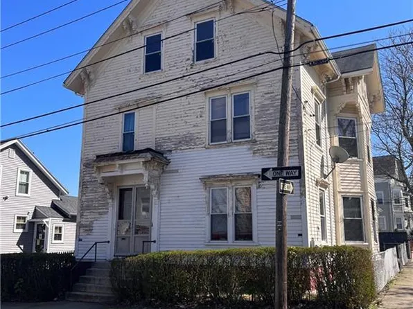 10 Brown St, Pawtucket, RI 02860