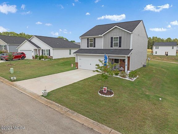 3rd image of 147 Dogwood Ln