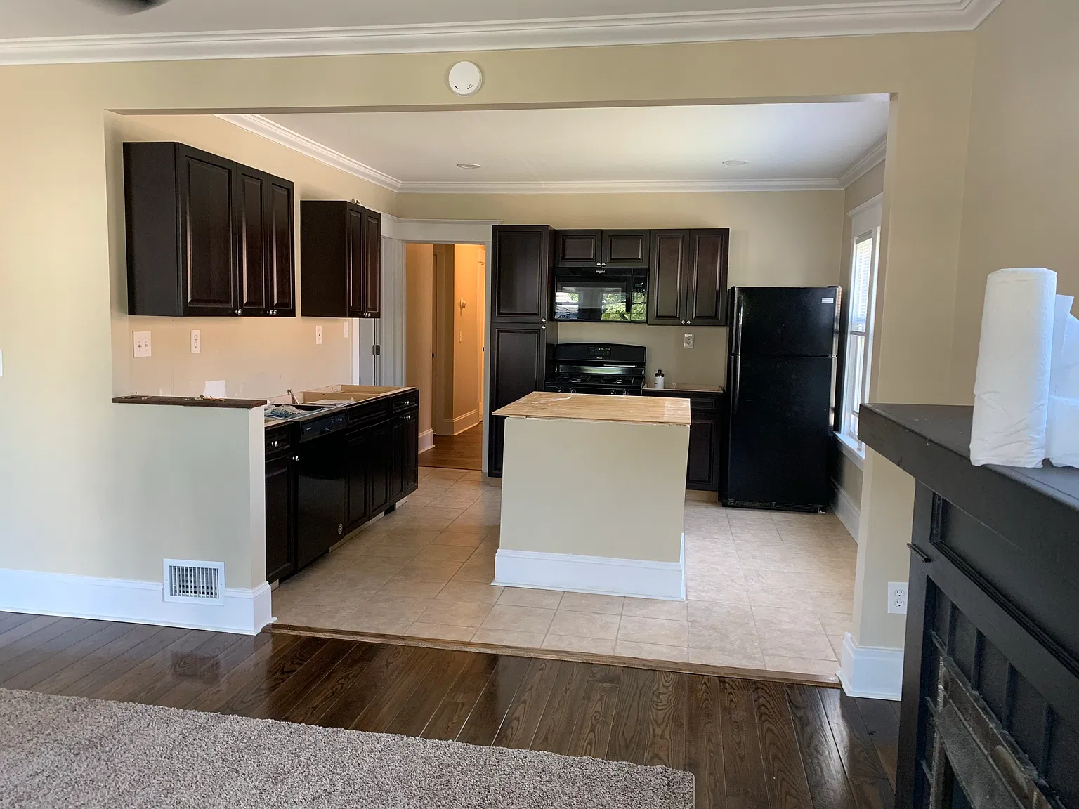 4 bed, 1.5 bath, $2,400 — Photo 2
