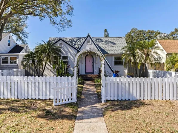 1610 14th St N, Saint Petersburg, FL 33704