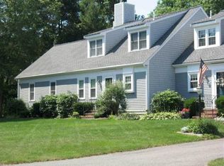 29 Grace Meadows Dr, Taunton, MA 02780