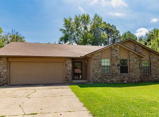1403 Wilshire Dr, Springdale, AR 72764