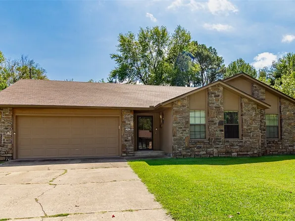 1403 Wilshire Dr, Springdale, AR 72764