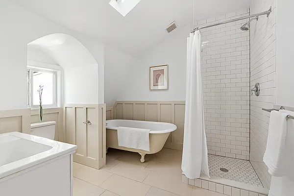 Sold by Compass | media 9