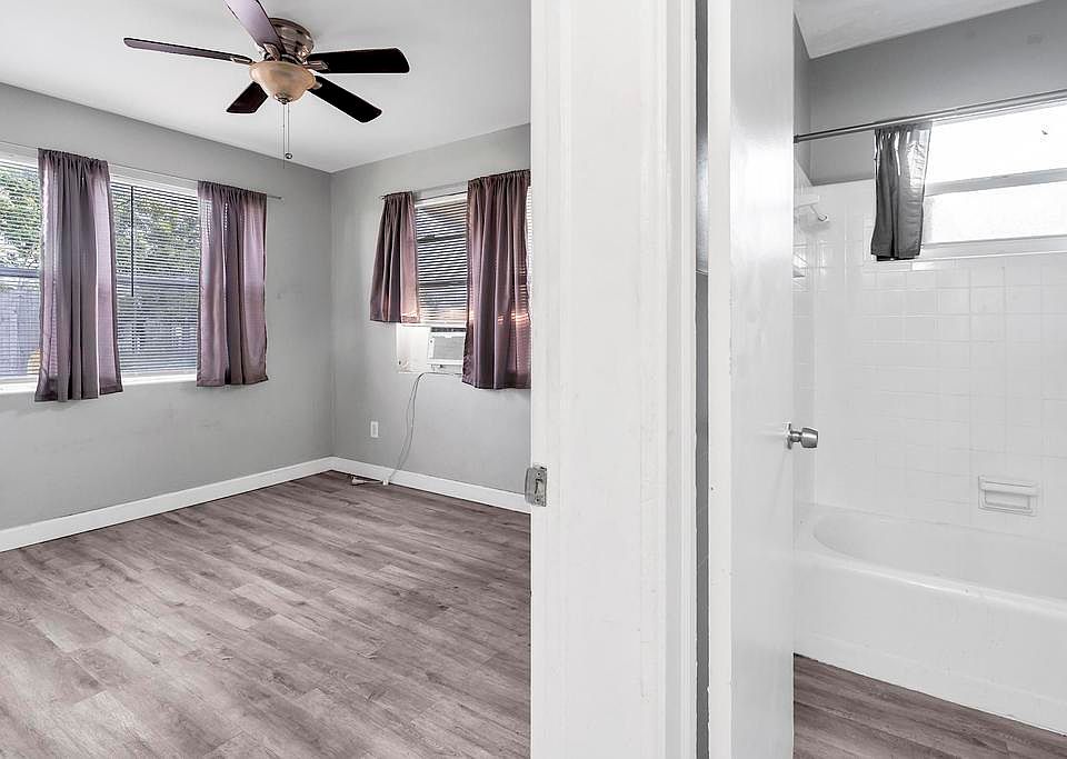 1st image of 813 9th Ave N #813A