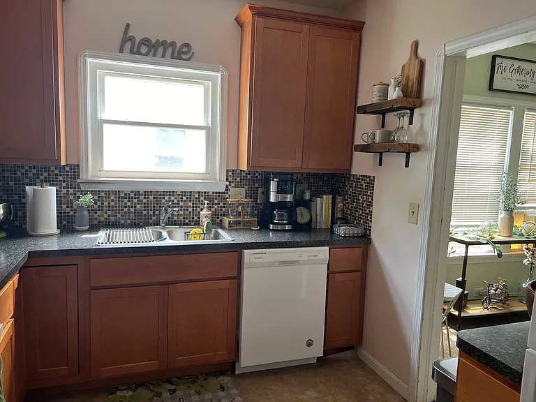 2125 Morrison Ave — Photo 10
