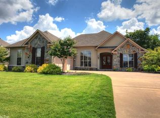 1010 Applewood Dr, Conway, AR 72034