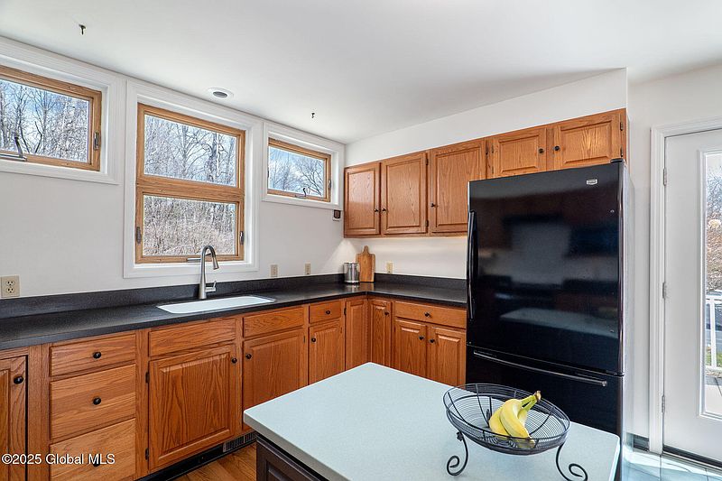 5th image of 1631 Knight Road