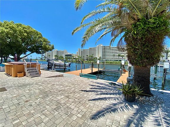 2nd image of 6023 Beverly Dr