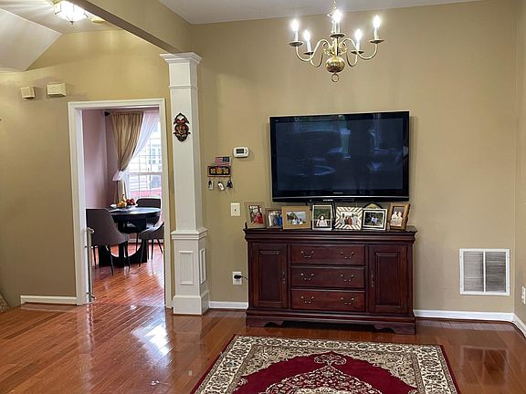 2nd image of 43777 Barborsville Mansion Sq