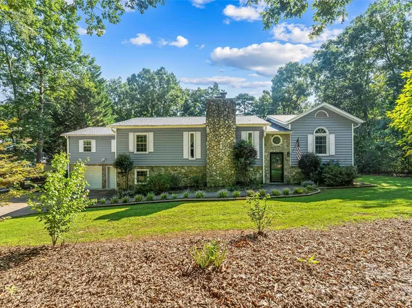 5468 Valley Run St, Hickory, NC 28601