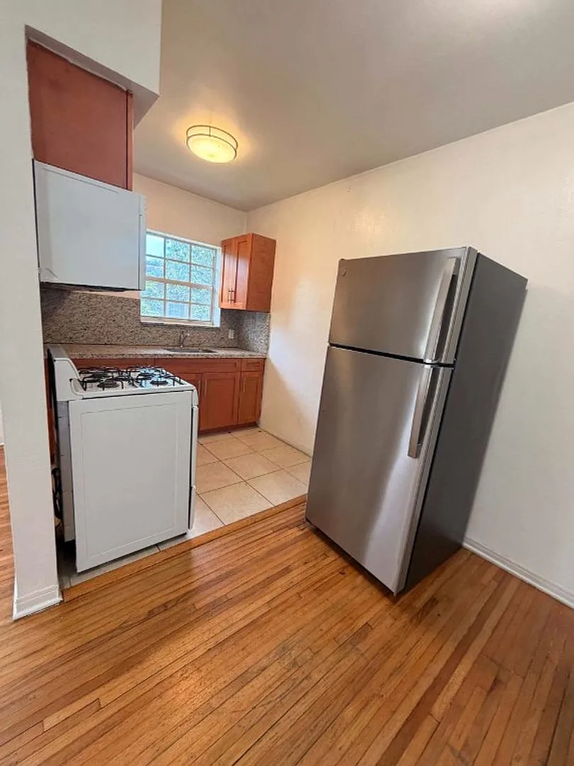 35-41 Menores Ave — Photo 3