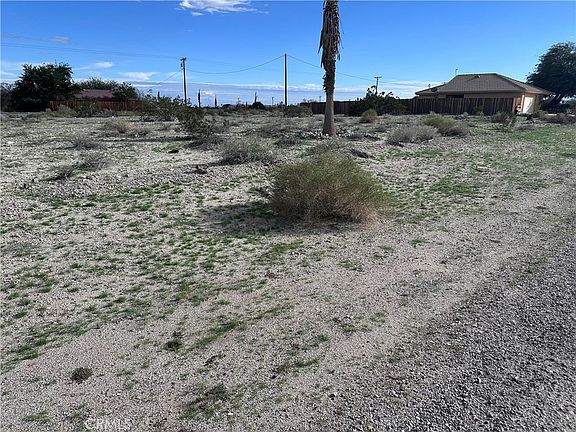 4th image of 2864 Camino Dr