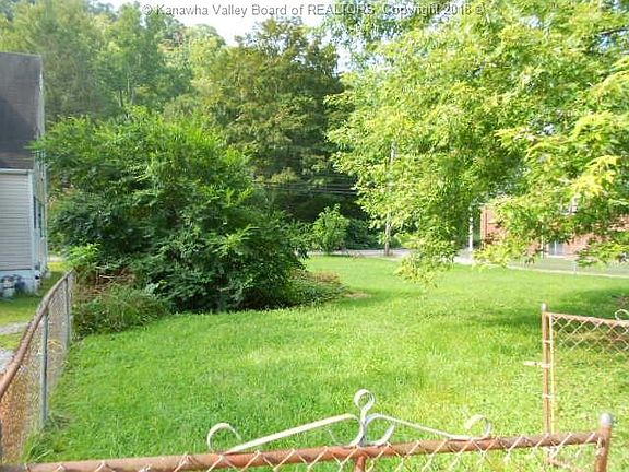 5th image of 453 Campbells Creek Dr