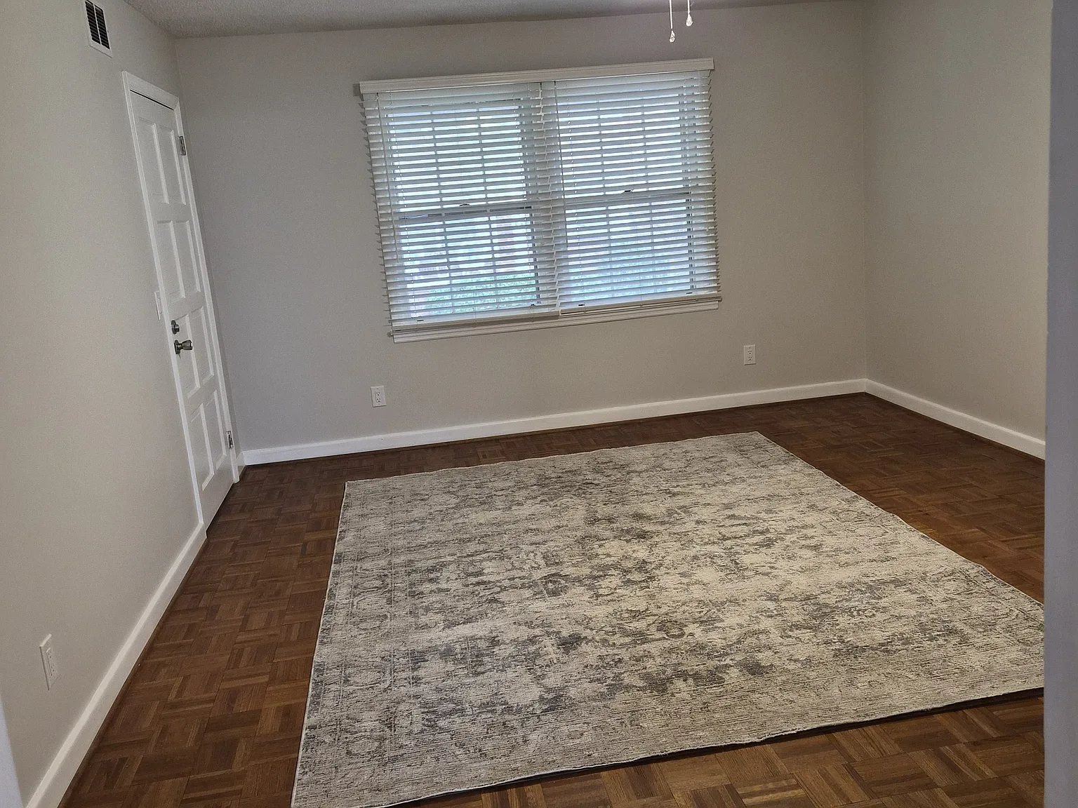 2 bed, 1000 sqft, $1,395 — Photo 4