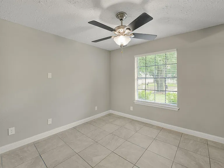 21211 Park Mount Dr — Photo 42