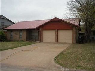 1213 Cavalier St, Moore, OK 73160