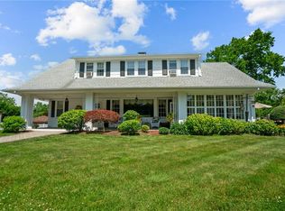 72 Upland Rd, Woonsocket, RI 02895