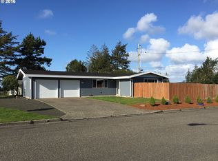 1791 Lincoln St, North Bend, OR 97459