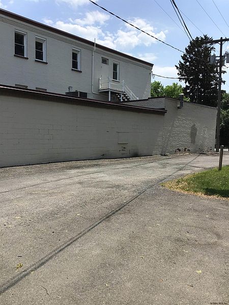 4th image of 183 N MAIN Avenue