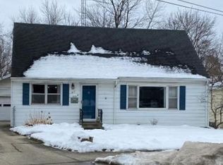 413 E Division St, Lockport, IL 60441