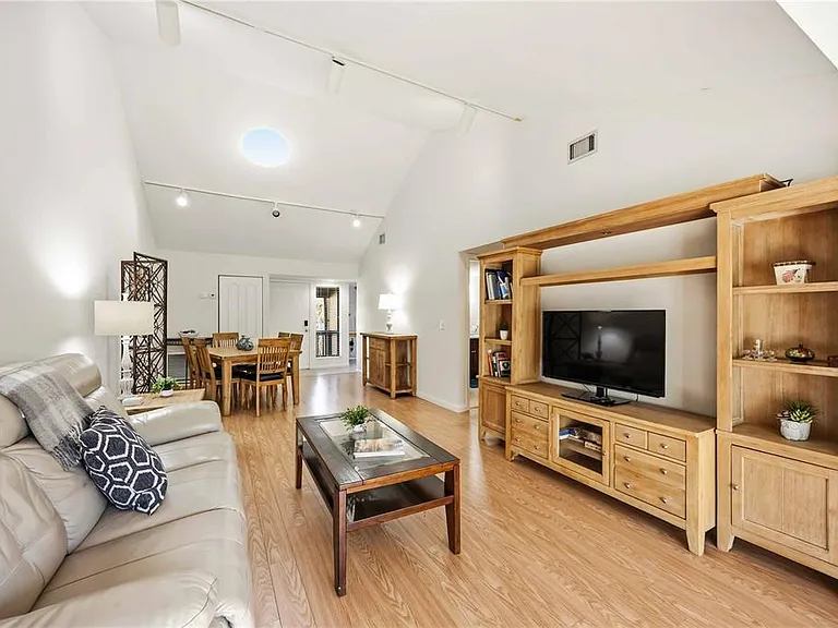 1626 Brookhouse Dr #235 — Photo 5