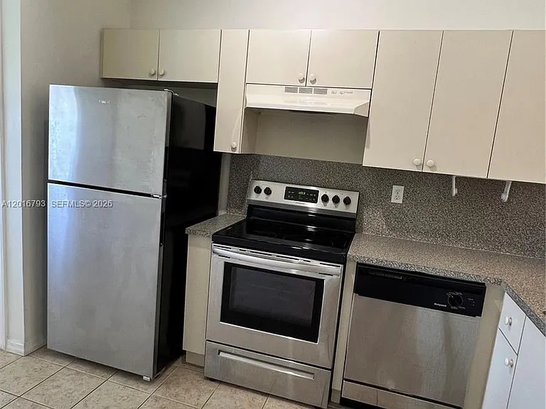 2931 SE 12th Rd #20455 — Photo 3