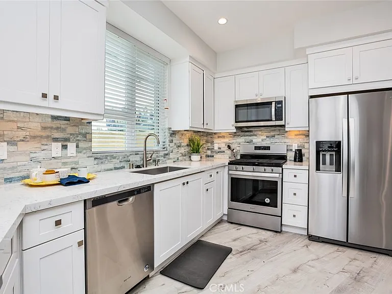 10718 Acama St #401 — Photo 9