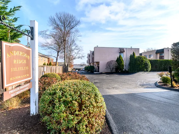 135 Courtland Avenue APT 10, Stamford, CT 06902
