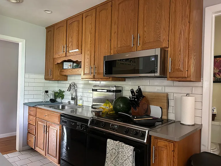 1449 Harris St — Photo 9