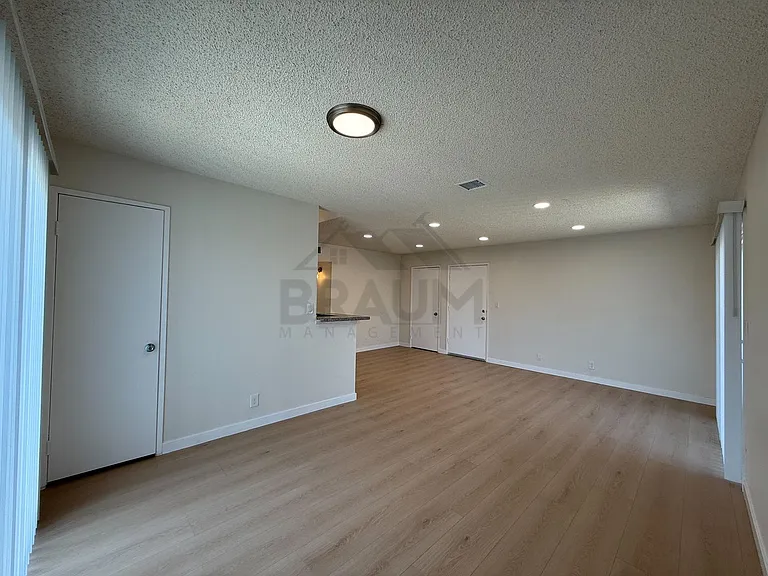 14801 DELANO — Photo 4