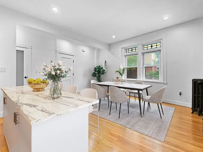 16 Devens St #1 — Photo 2