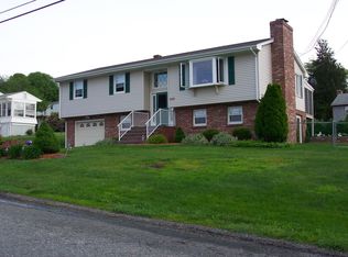 225 Kearns Ave, Tiverton, RI 02878