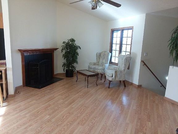 2nd image of 2207 Candlewick Dr SE