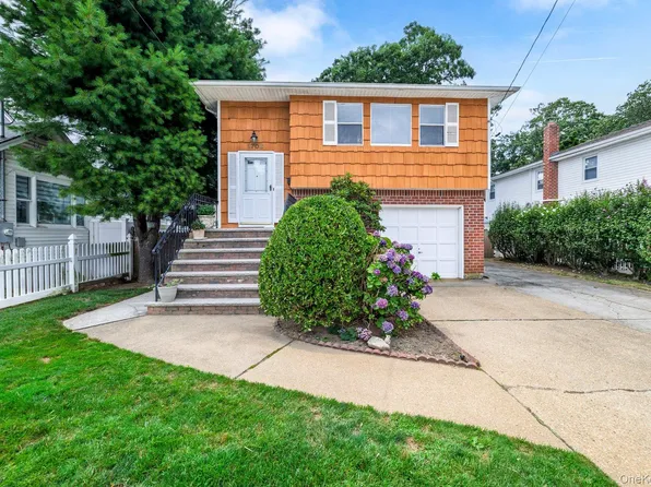 1706 Washington Drive, Merrick, NY 11566