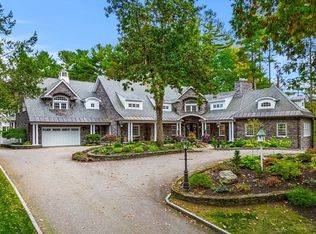 30 Coachmans Ln, North Andover, MA 01845