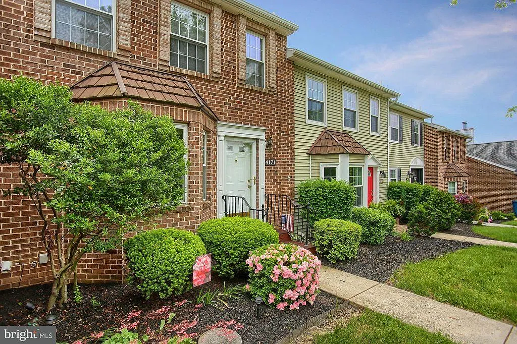 4171 Nantucket Dr — Photo 2