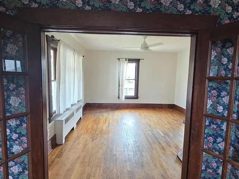 481 SW Cascade Ave — Photo 4