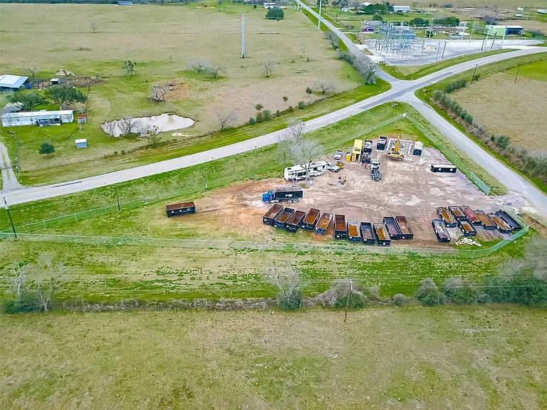 9655 Kerr Rd — Photo 1