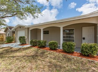 8364 Oakhurst Rd, Seminole, FL 33776