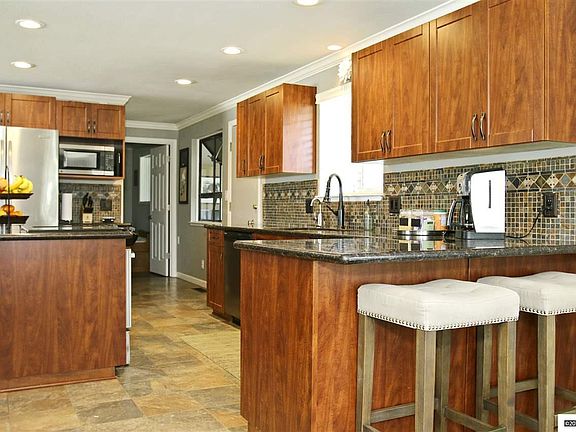 5th image of 1079 Helman Dr