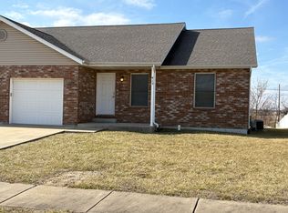 415 Station Xing, Waterloo, IL 62298