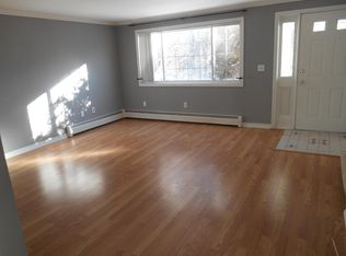 69 Oakridge Dr #J, Londonderry, NH 03053