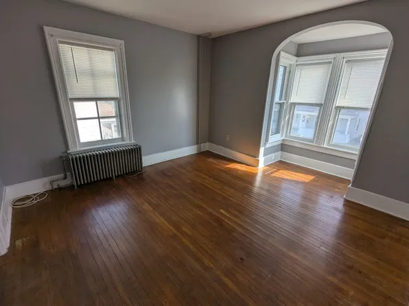 31 Central Ave, Ravena, NY 12143