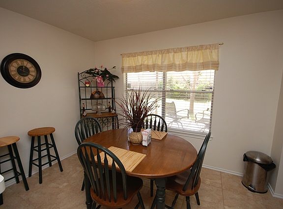4th image of 4526 Stonebridge Dr
