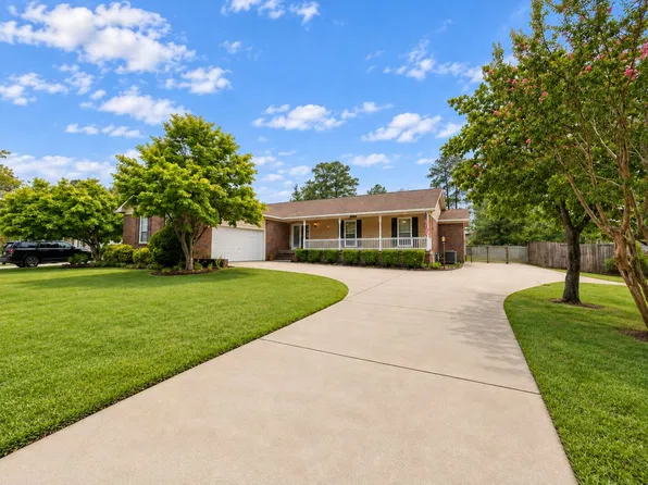 2061 Wood Duck Dr, Fayetteville, NC 28304