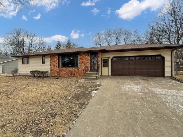 1102 Columbine Dr, Marshall, MN 56258