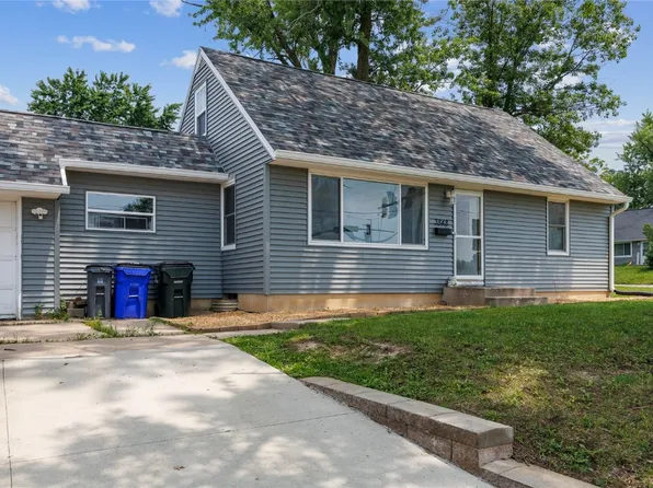 3848 Mount Vernon Rd SE, Cedar Rapids, IA 52403