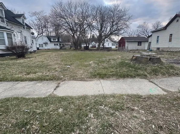 68 Lake St, Pontiac, MI 48341